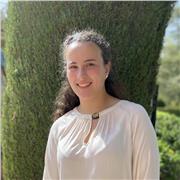 Soy una estudiante de educación, apta para dar clases de refuerzo para infantil y primaria.